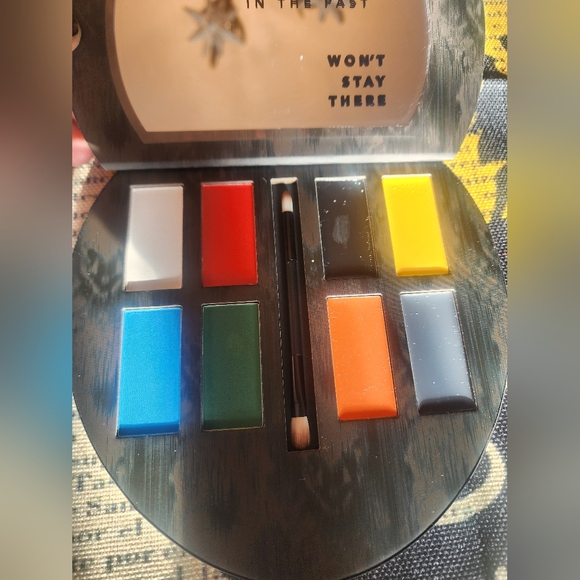 Revolution It chapter 2 makeup pallet Brand new in box - Picture 4 of 5